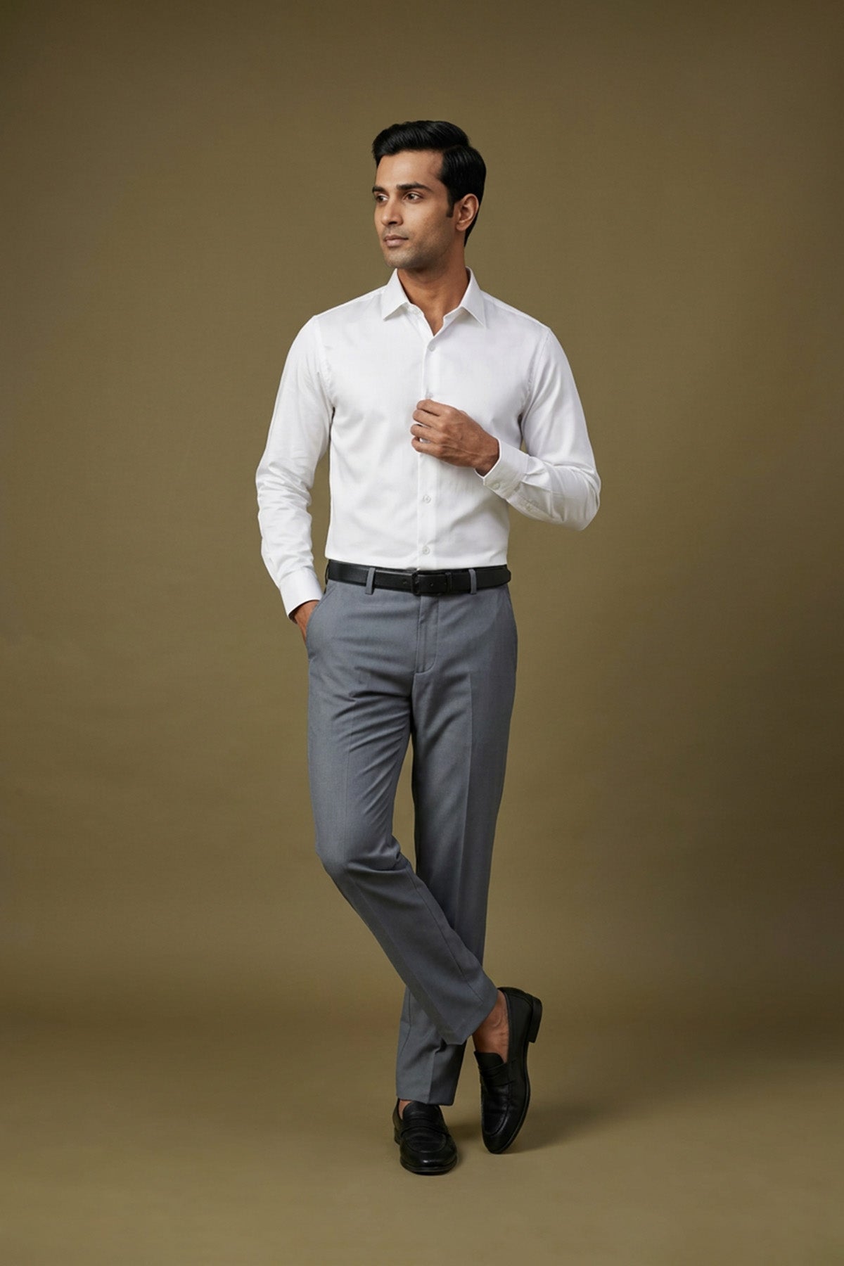 White Classic Shirt for men in 100% premium cotton satin