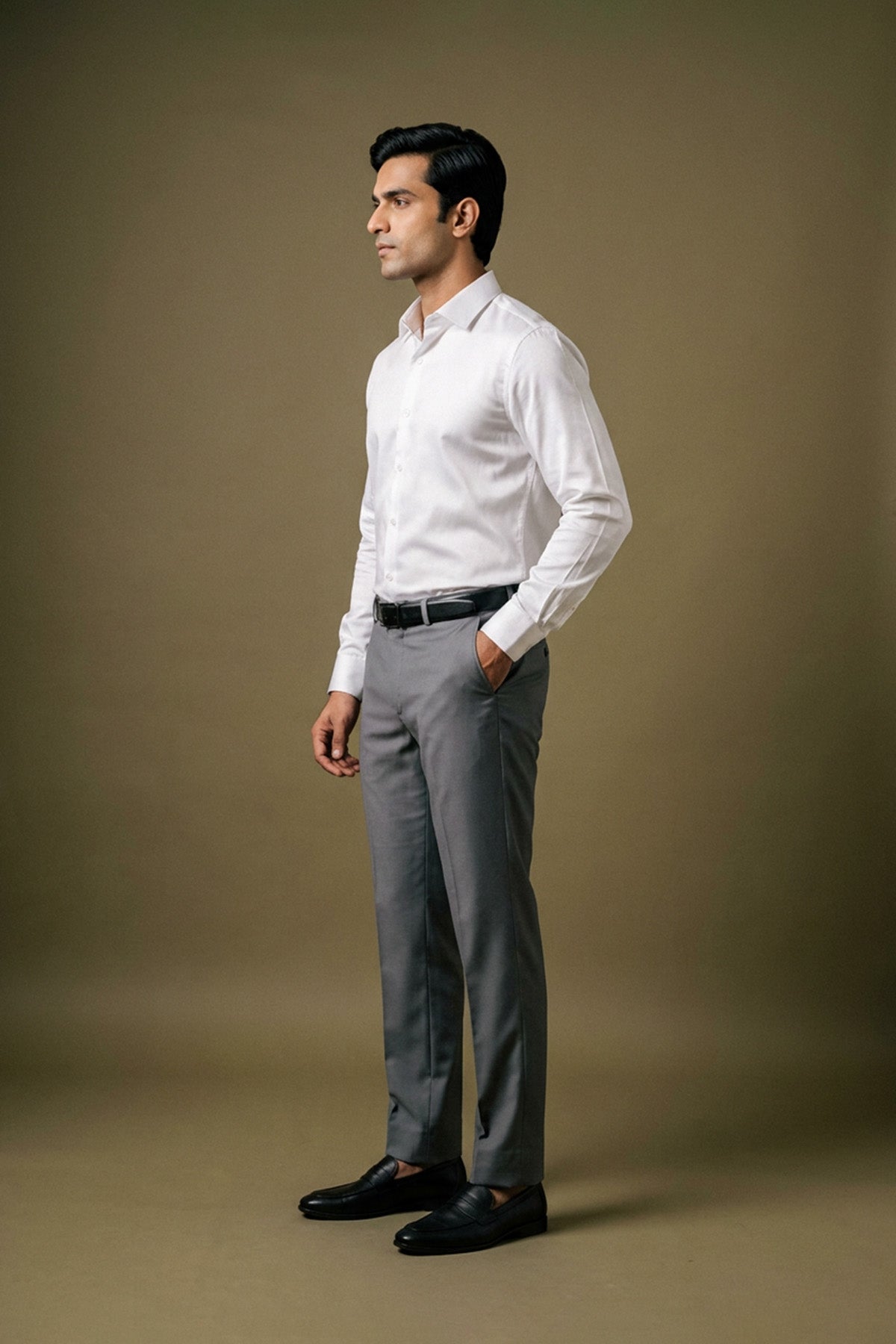 White Classic Shirt for men in 100% premium cotton satin