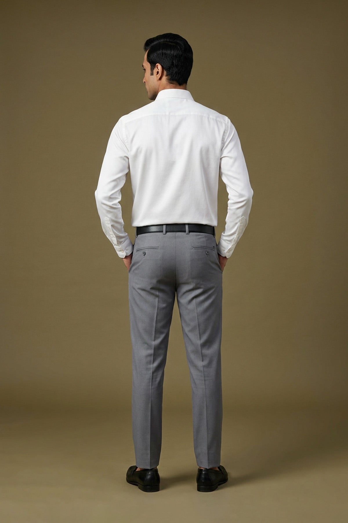 White Classic Shirt for men in 100% premium cotton satin