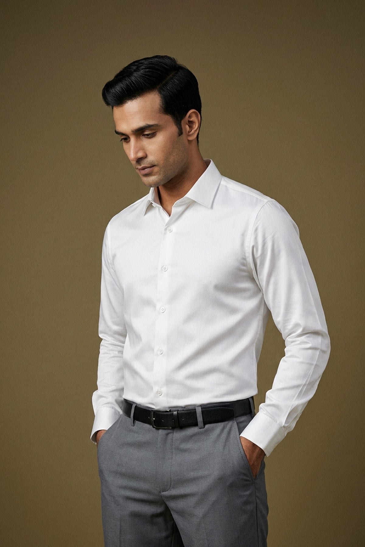 White Classic Shirt for men in 100% premium cotton satin